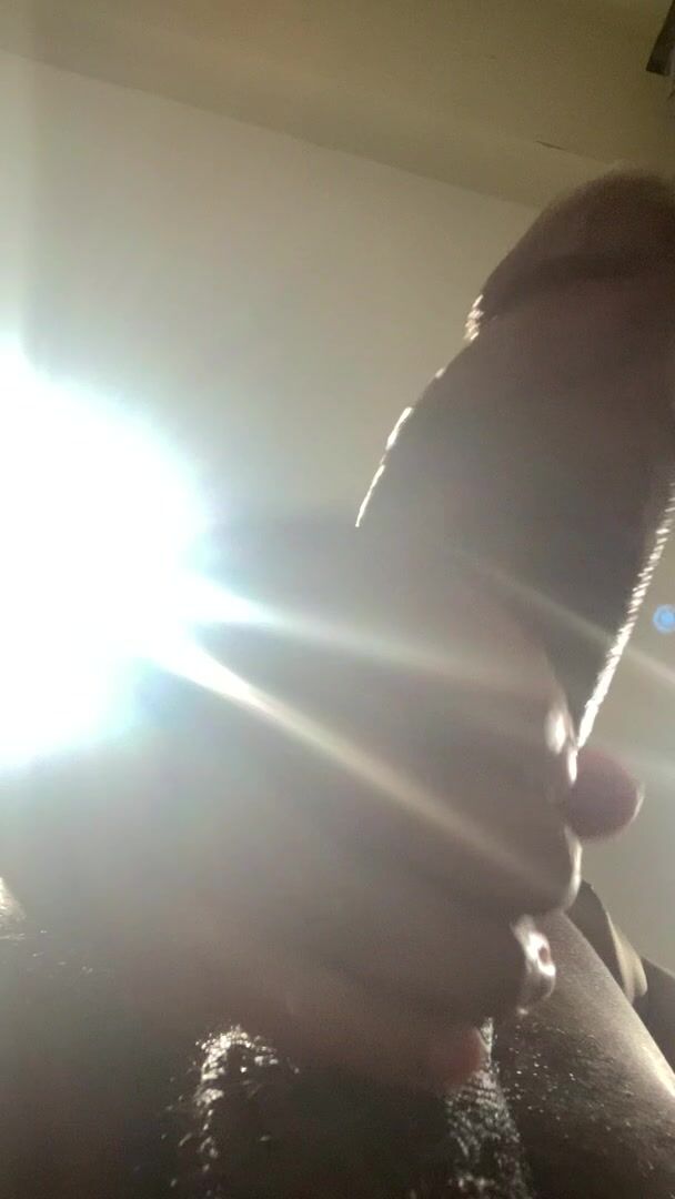 Need a slut who wants her throat filled up