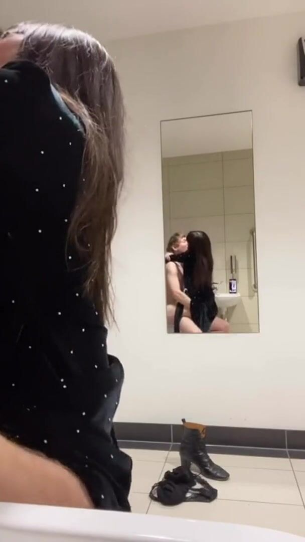 Riding white dick into the new year (AllThaidUp)